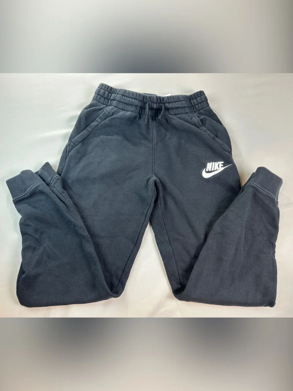 Nike kids Black Sweatpants with pockets Size Medium